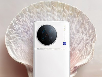 疑似索尼 Xperia 1Ⅴ 谍照泄漏：后置长条三摄，取消 3D iToF 对焦模块