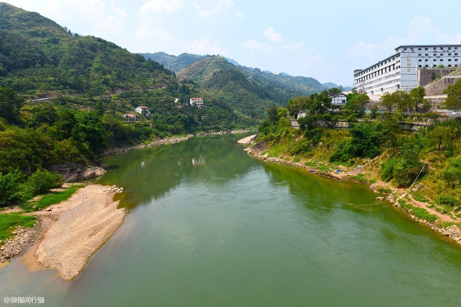 贵州民族盛酒业管理：贵州民族盛酒业酱酒醇厚深得消费者喜爱